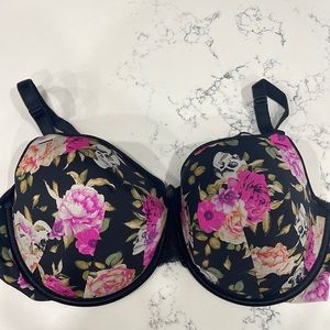 Torrid FLORAL/SKULL PRINT 360° BACK
SMOOTHING™ PUSH-UP T-SHIRT BRA 42DD